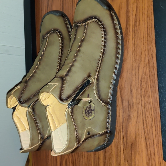 #### (NWT)Men's Lightweight Handmade Boots With Zipper - Picture 4 of 13